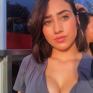 Meet your Posher, Beatriz